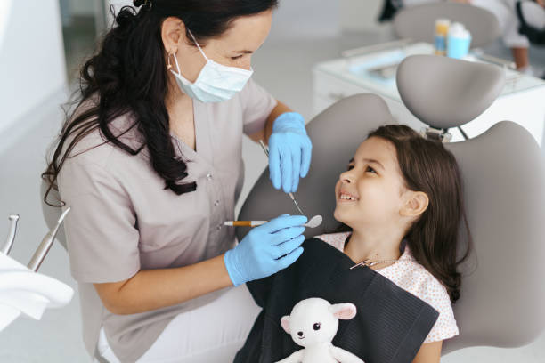 Best Holiday Emergency Dentist in Wolcottville, IN